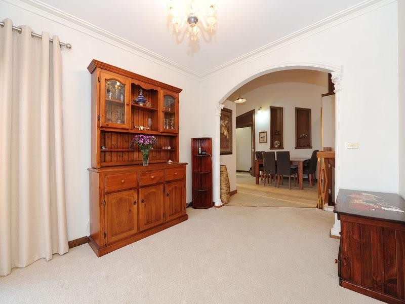 11 BLUEBERRY Road, Mooroolbark VIC 3138