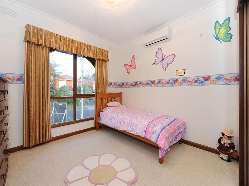 11 BLUEBERRY Road, Mooroolbark VIC 3138