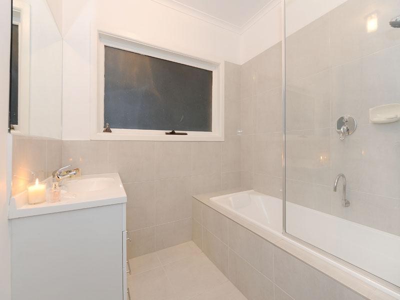 11 BLUEBERRY Road, Mooroolbark VIC 3138