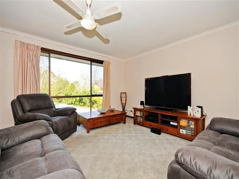 2/15 Kitchener Road, Croydon VIC 3136
