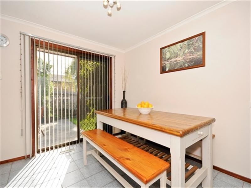 2/15 Kitchener Road, Croydon VIC 3136