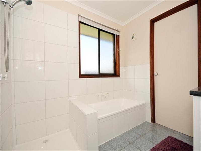 2/15 Kitchener Road, Croydon VIC 3136