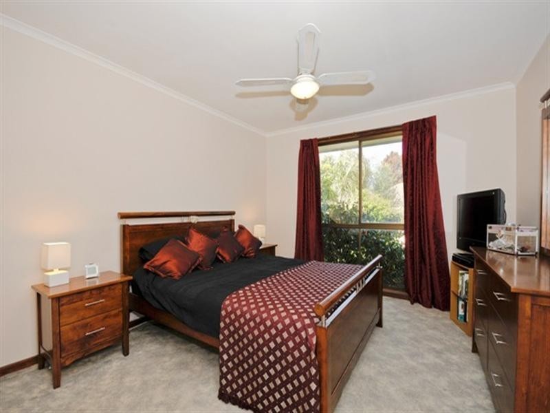 2/15 Kitchener Road, Croydon VIC 3136
