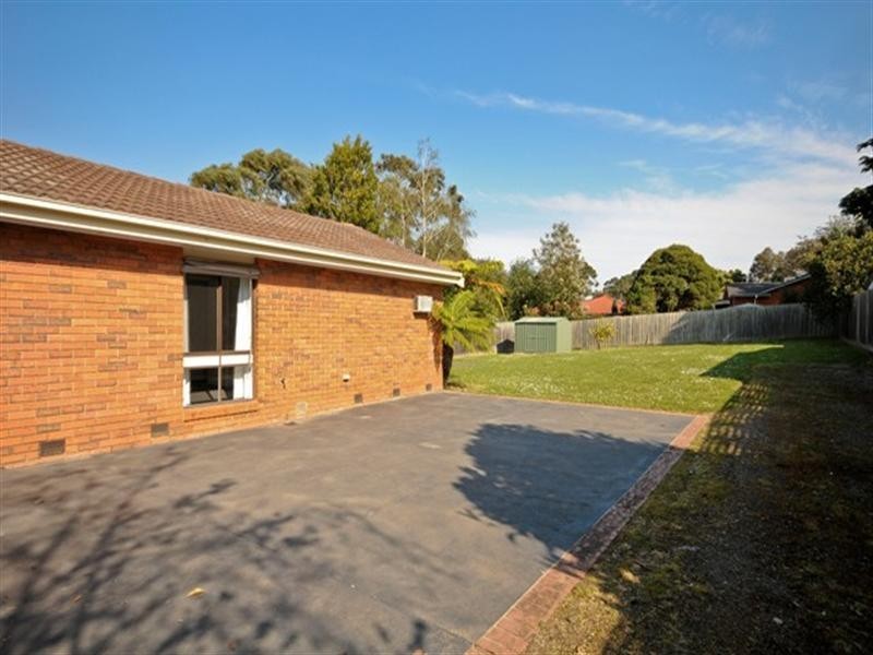 17 Grant Drive, Bayswater North VIC 3153