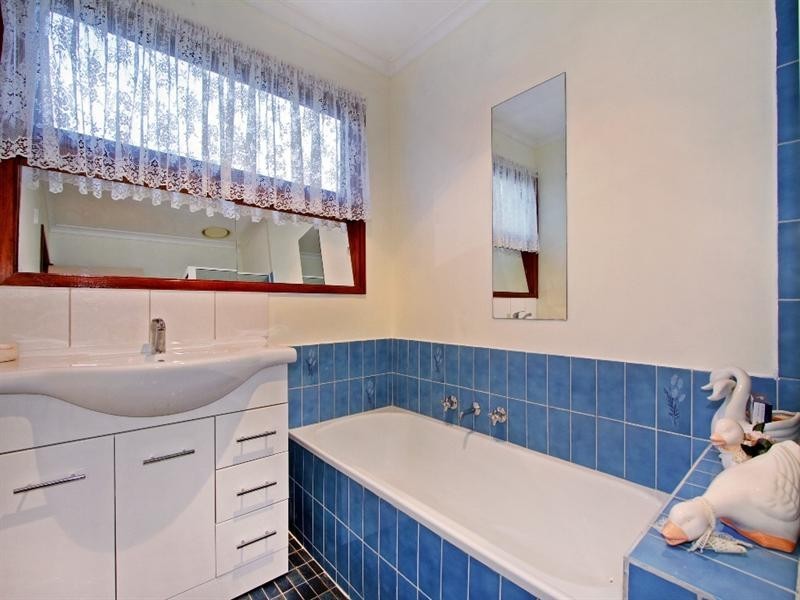 64 ZINA Grove, Mooroolbark VIC 3138