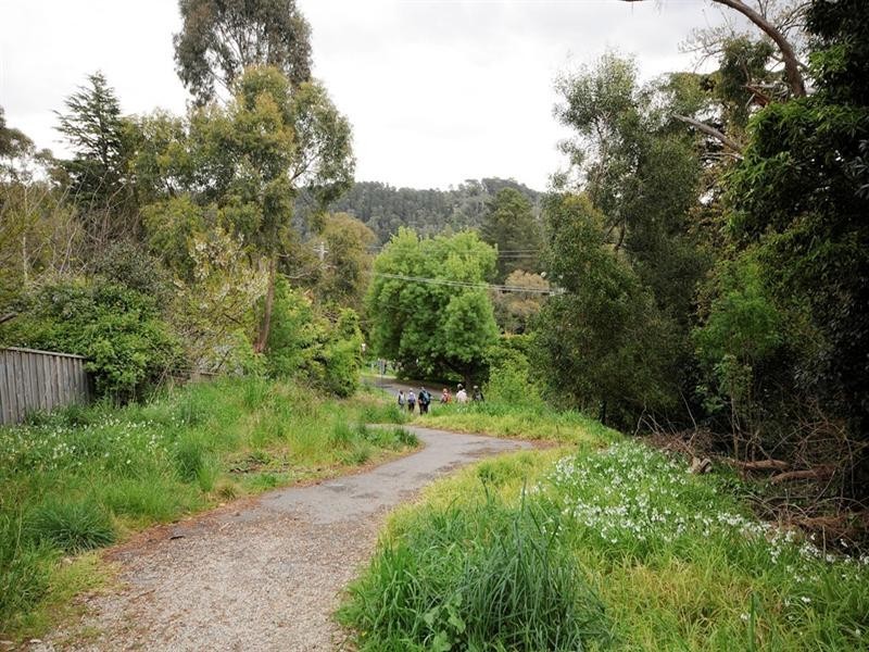 18 JOHNS Crescent, Mount Evelyn VIC 3796