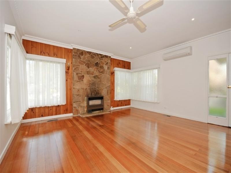 12 GORDON Street, Croydon VIC 3136