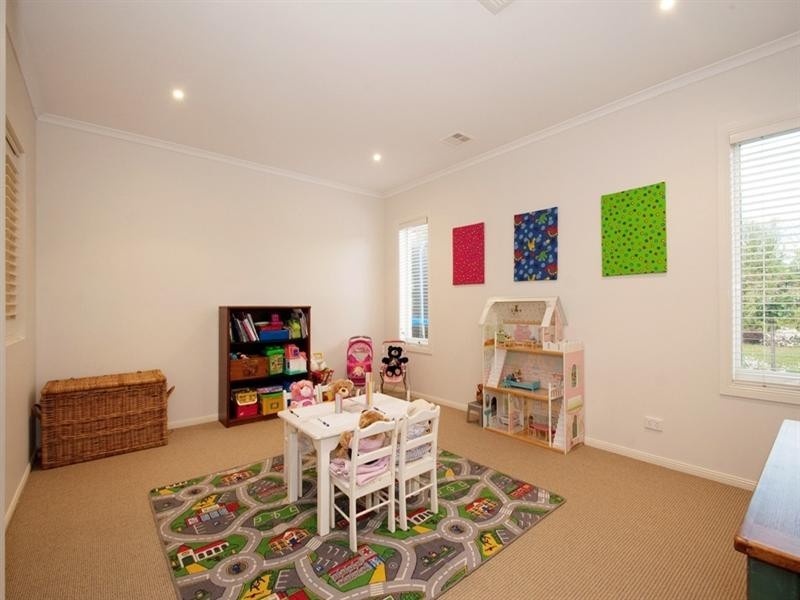 14 GLENPARK Drive, Wonga Park VIC 3115