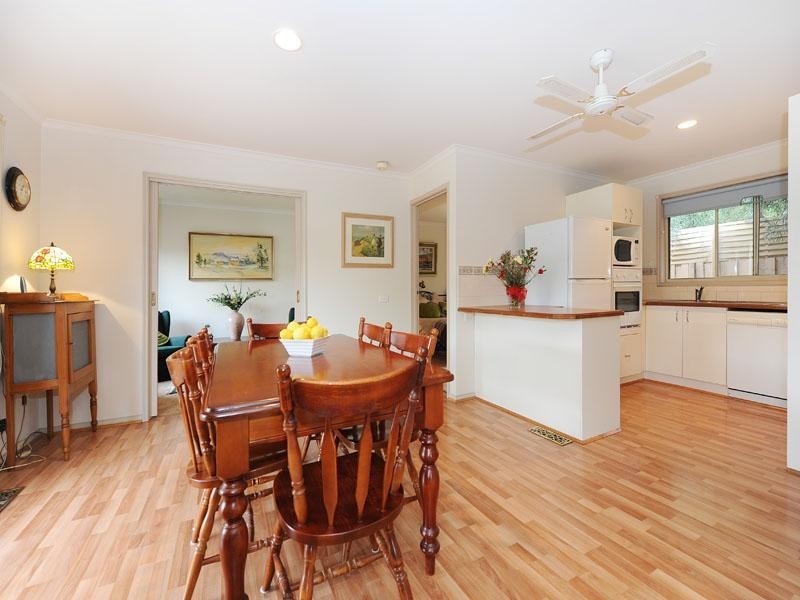 8/12 CUTTS Avenue, Croydon VIC 3136