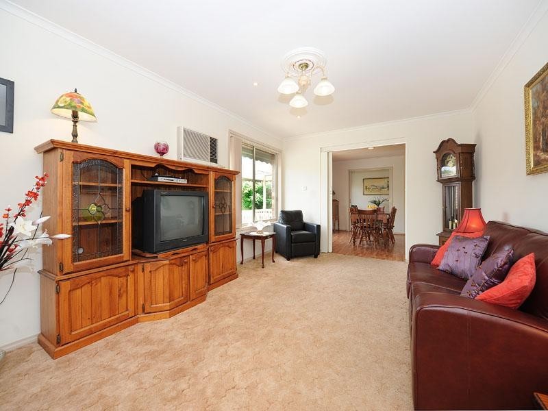 8/12 CUTTS Avenue, Croydon VIC 3136