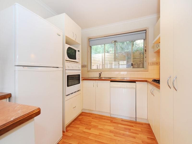 8/12 CUTTS Avenue, Croydon VIC 3136