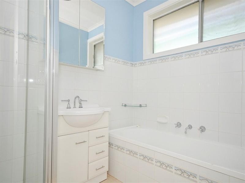 21 Lucas Avenue, Kilsyth VIC 3137