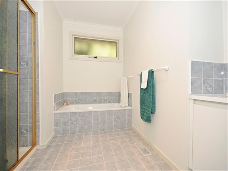 20 Club Point Drive, Chirnside Park VIC 3116