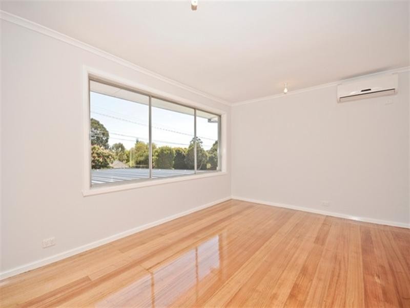 11 Glen Dhu Road, Kilsyth VIC 3137