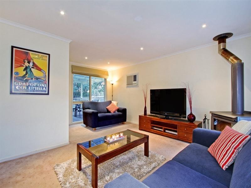 23 Latrobe Court, Croydon Hills VIC 3136