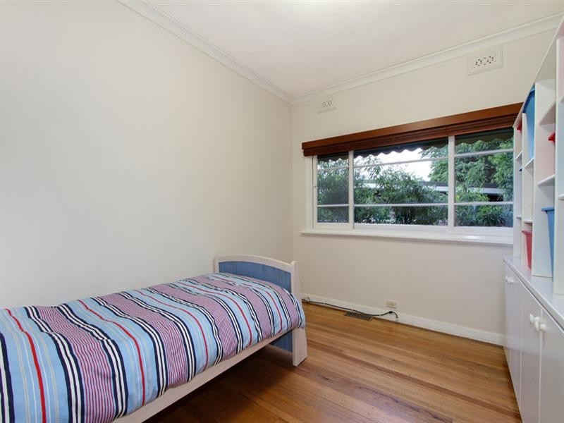 11 Alwyn Street, Croydon VIC 3136