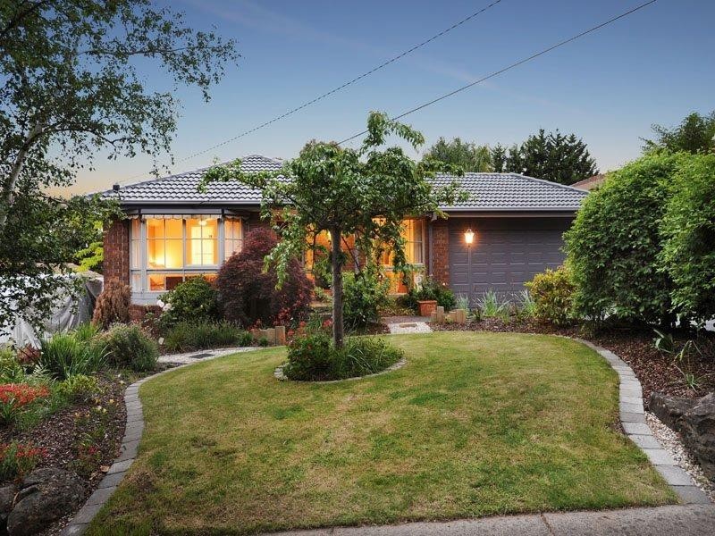 51 ANGELICA Crescent, Croydon Hills VIC 3136