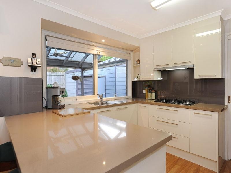 51 ANGELICA Crescent, Croydon Hills VIC 3136