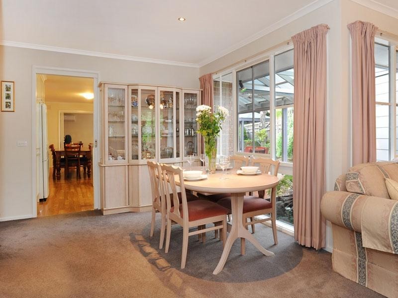 51 ANGELICA Crescent, Croydon Hills VIC 3136