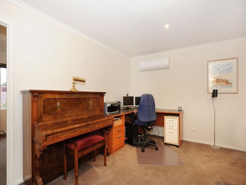 51 ANGELICA Crescent, Croydon Hills VIC 3136