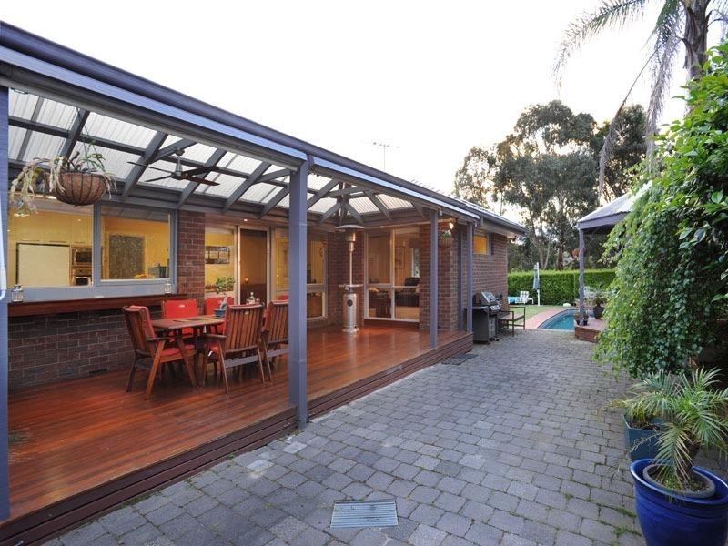 51 ANGELICA Crescent, Croydon Hills VIC 3136