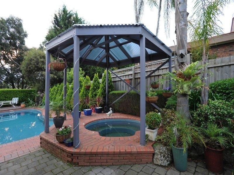 51 ANGELICA Crescent, Croydon Hills VIC 3136