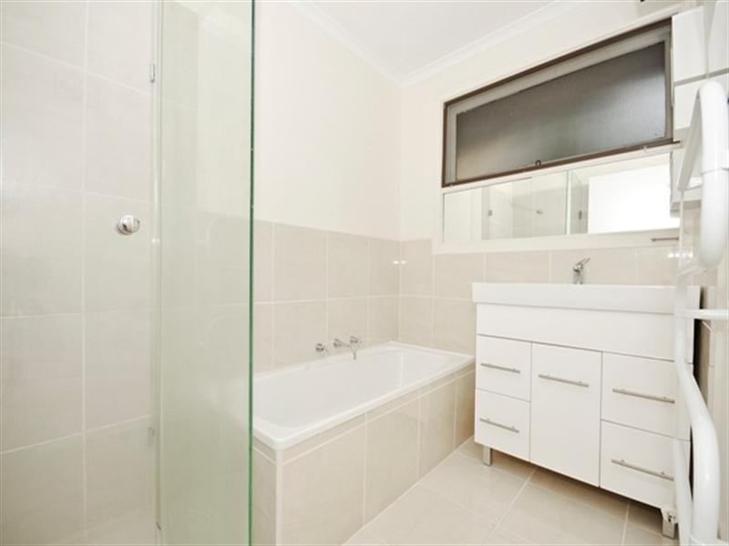 2/77 Greenhill Road, Bayswater North VIC 3153