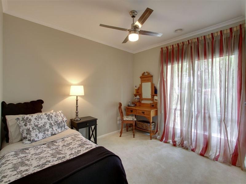 27 HENTY Court, Croydon VIC 3136