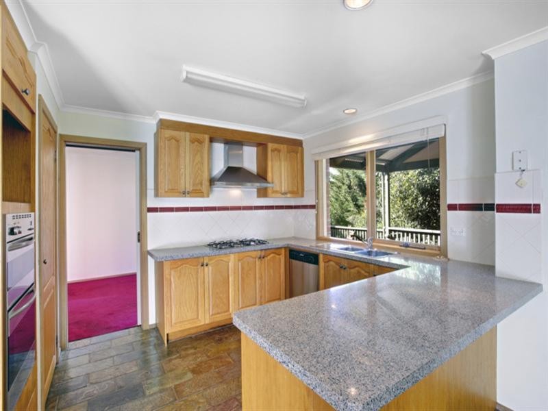 55 CROYDON HILLS Drive, Croydon Hills VIC 3136