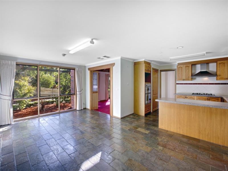 55 CROYDON HILLS Drive, Croydon Hills VIC 3136