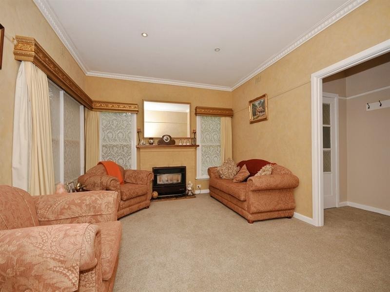 10 ELIZABETH Street, Croydon VIC 3136