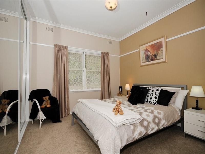 10 ELIZABETH Street, Croydon VIC 3136