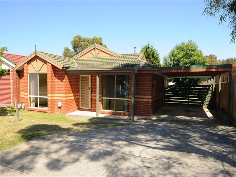 19 Adelaide Close, Berwick VIC 3806