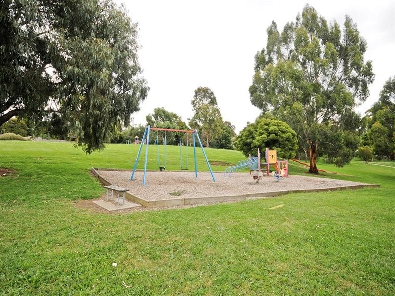 34a BIMBADEEN Drive, Mooroolbark VIC 3138