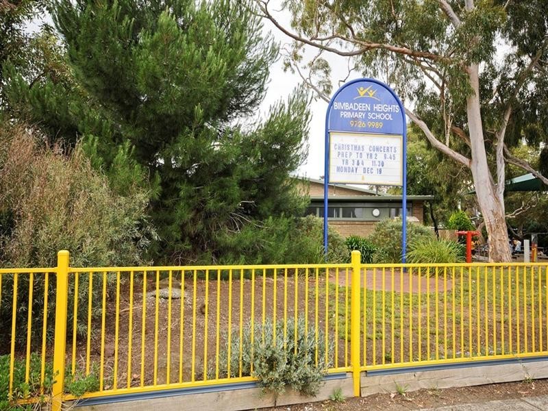 34a BIMBADEEN Drive, Mooroolbark VIC 3138