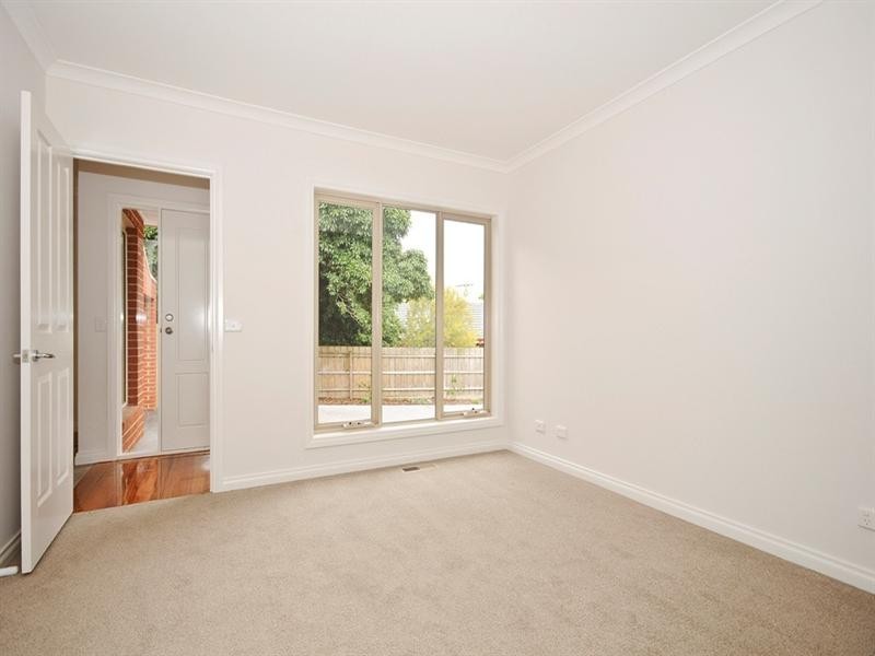 2a SEVENOAKS Avenue, Croydon VIC 3136