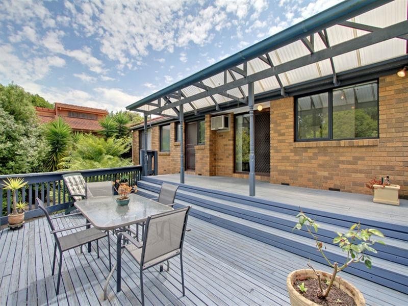 6 PATTERDALE Court, Croydon Hills VIC 3136