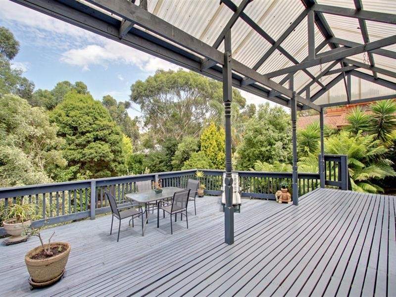 6 PATTERDALE Court, Croydon Hills VIC 3136