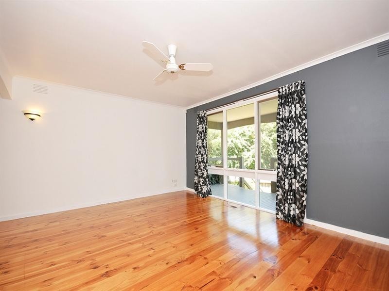 5 OSWIN Court, Kilsyth VIC 3137