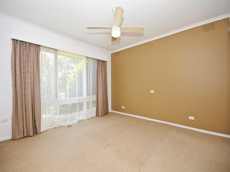 5 OSWIN Court, Kilsyth VIC 3137