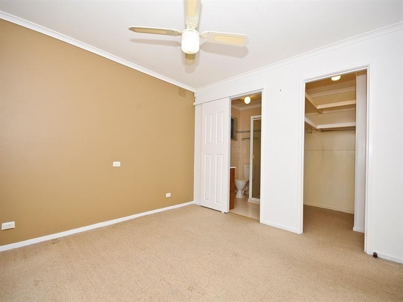 5 OSWIN Court, Kilsyth VIC 3137