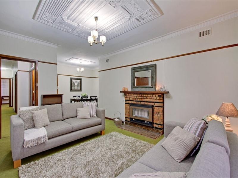 15 EASTFIELD Road, Ringwood East VIC 3135