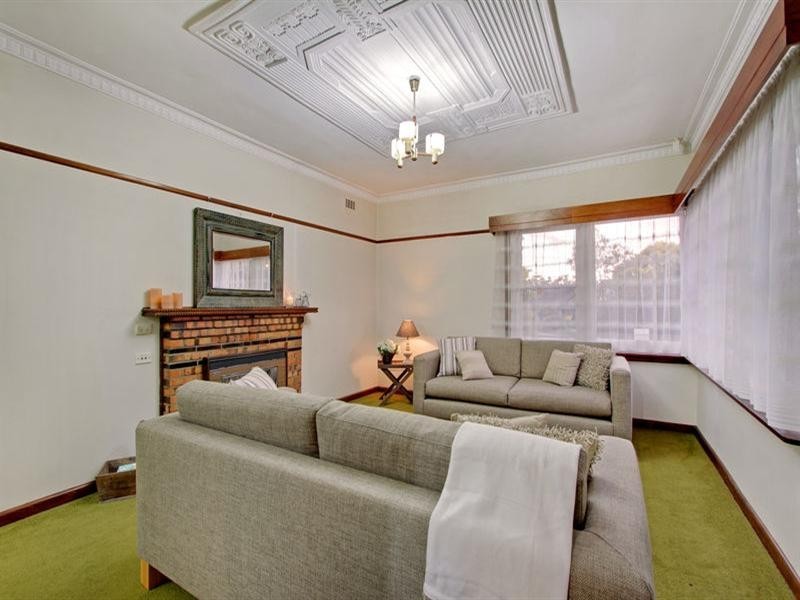 15 EASTFIELD Road, Ringwood East VIC 3135