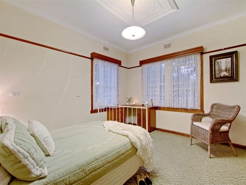 15 EASTFIELD Road, Ringwood East VIC 3135