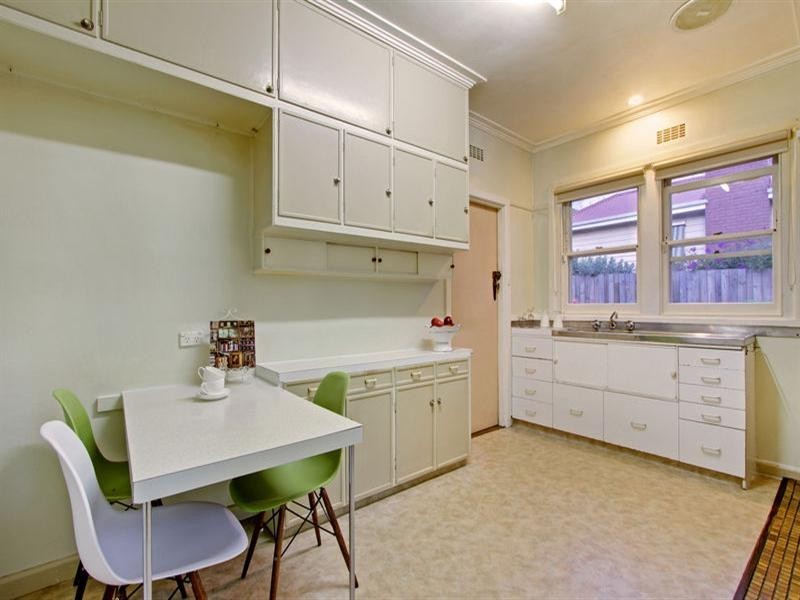 15 EASTFIELD Road, Ringwood East VIC 3135