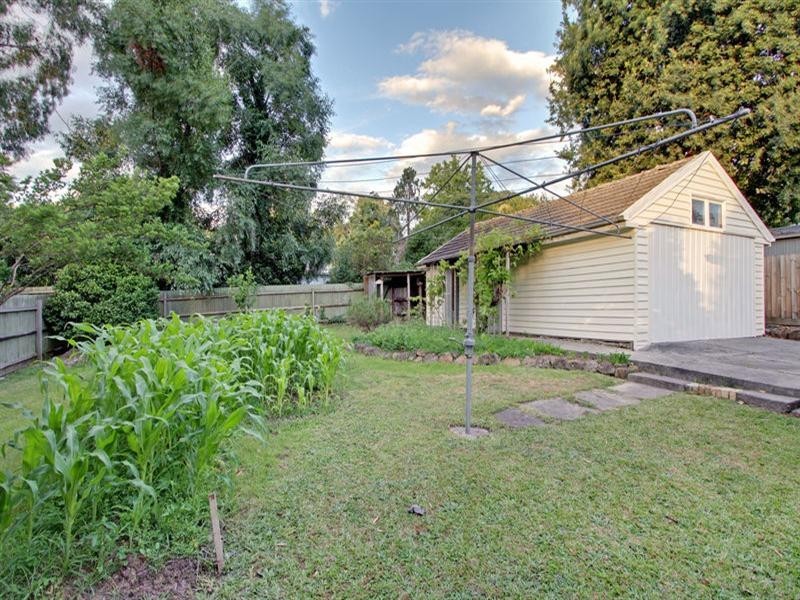 15 EASTFIELD Road, Ringwood East VIC 3135