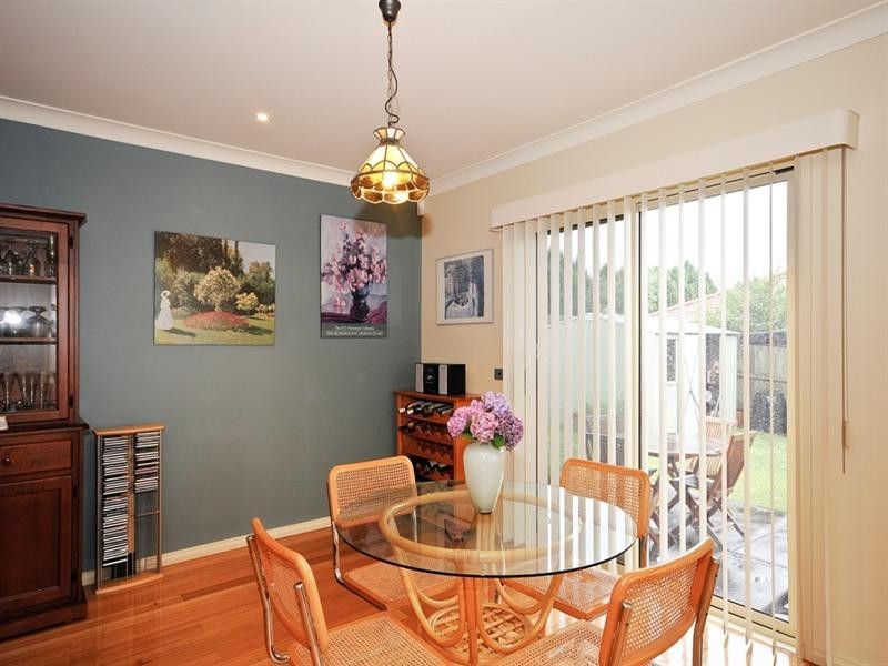 8 REGENCY Rise, Chirnside Park VIC 3116