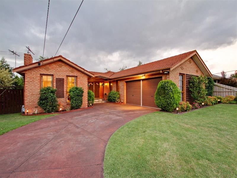 38 ROSEMARY Avenue, Croydon Hills VIC 3136