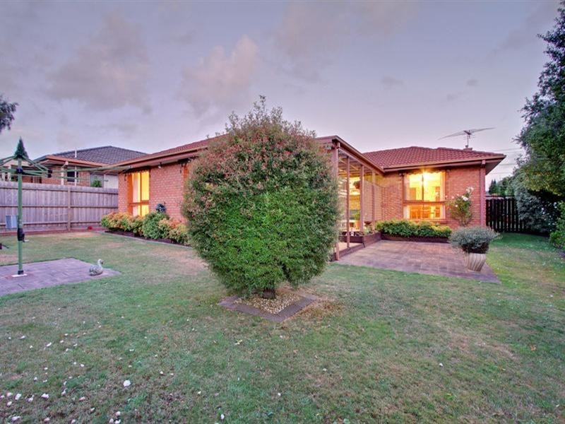 38 ROSEMARY Avenue, Croydon Hills VIC 3136