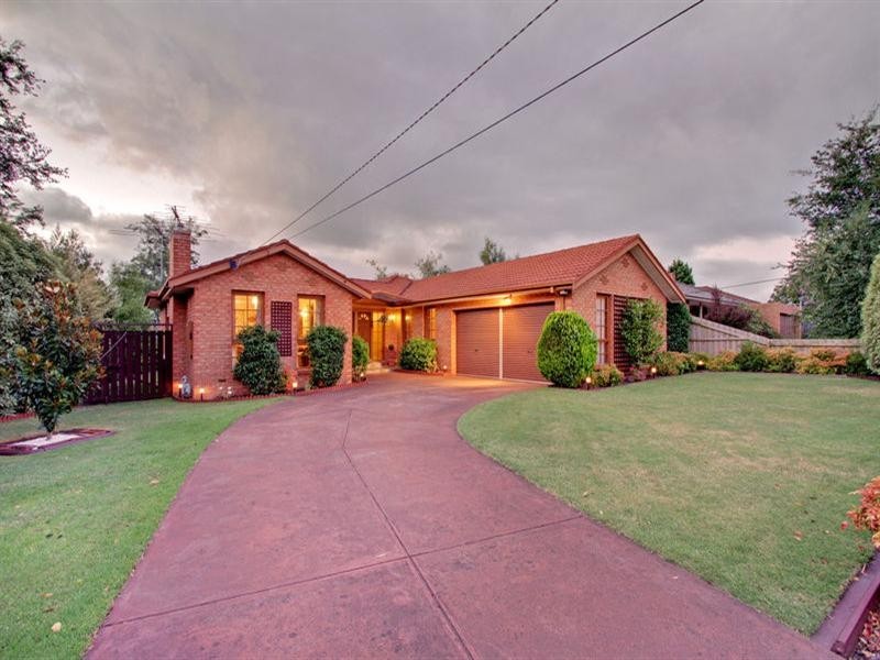 38 ROSEMARY Avenue, Croydon Hills VIC 3136